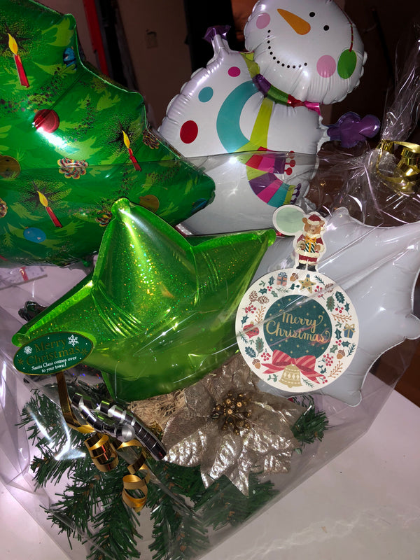Christmas Magic: Festive Balloon Arrangement